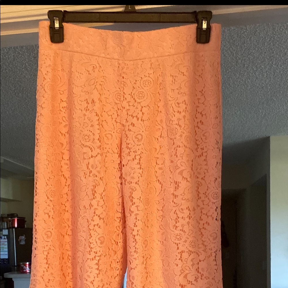 Isaac Mizrahi regular wide leg knit lace pants. satin pink size small